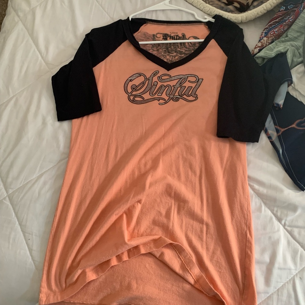 Women’s sinful raglan top